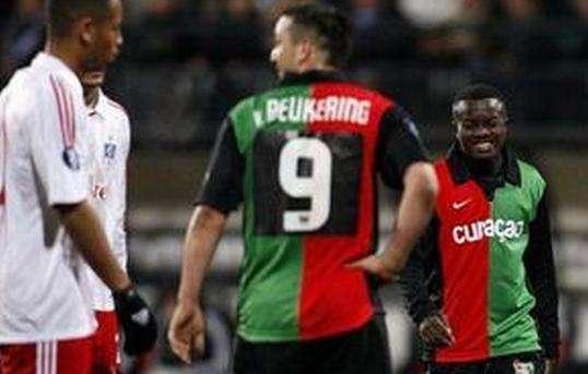 尼克斯之间 尼克斯之间