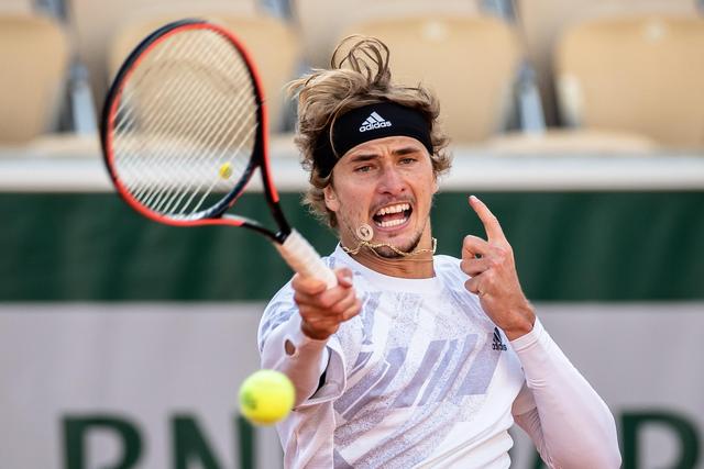 新秀以反手 新秀以反手